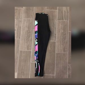 Victoria’s Secret Pink leggings